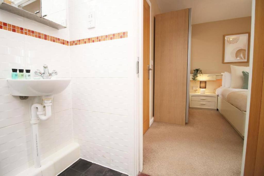 The Observatory By Mia Living 2 Bedroom Overlooking With Free Parking Apartment Swansea