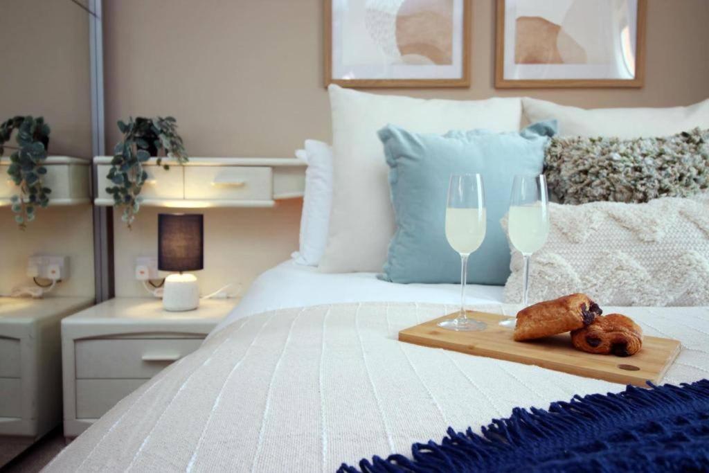 The Observatory By Mia Living 2 Bedroom Overlooking With Free Parking Swansea